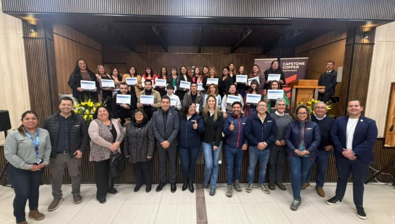 /atacama/programa-aprendizajes-para-el-desarrollo-certifico-a-40-personas-de
