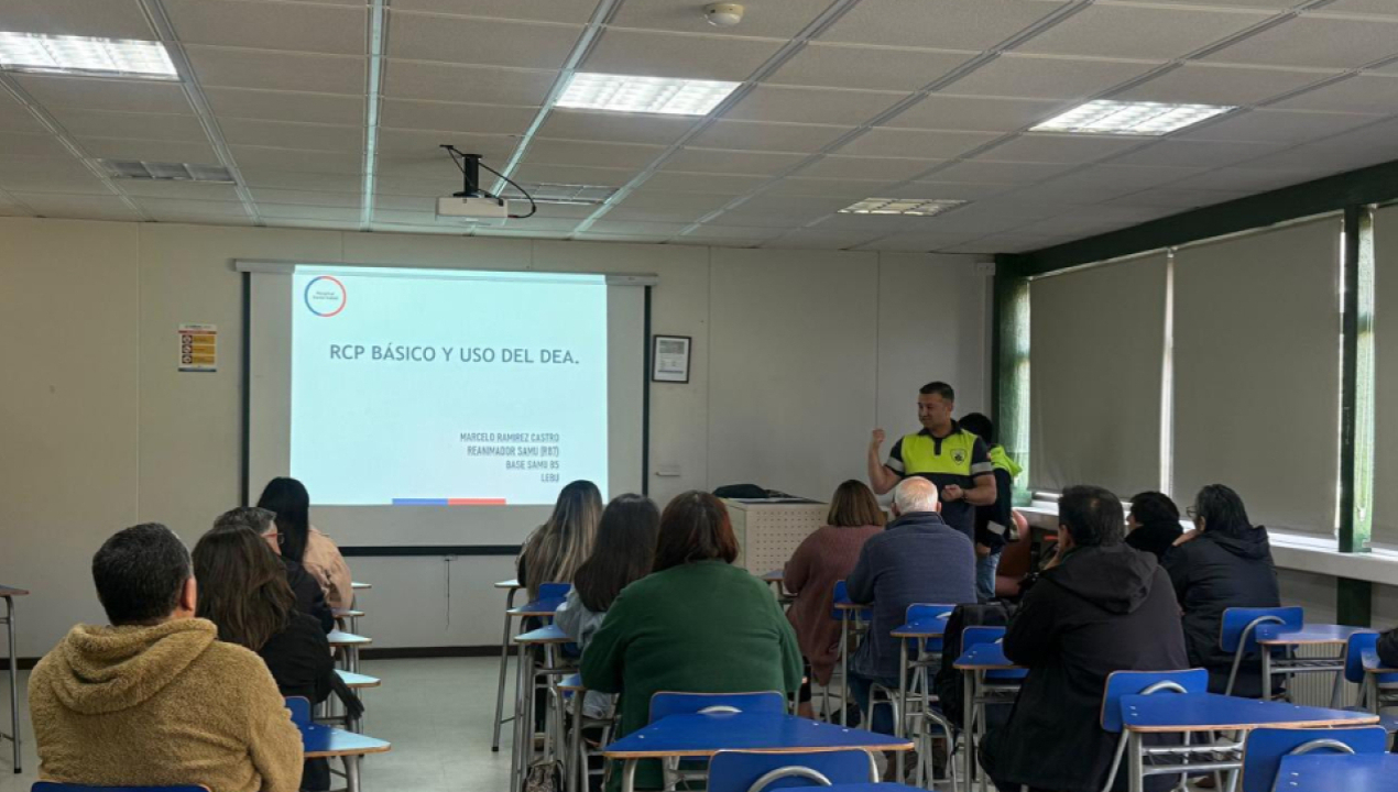 /funcionarios-del-hospital-de-lebu-se-capacitan-en-tecnicas-de-reanimacion