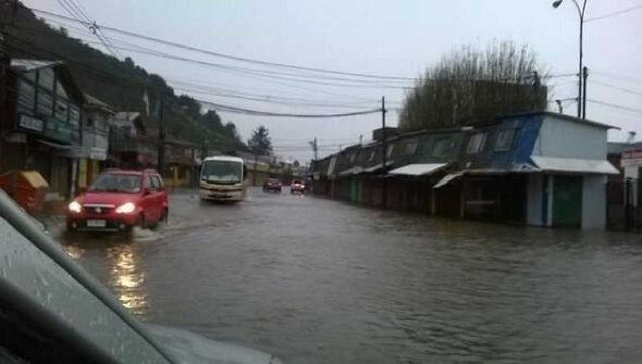 /local/alerta-meteorologica-en-la-region-de-los-lagos-precipitaciones-de-hasta-90