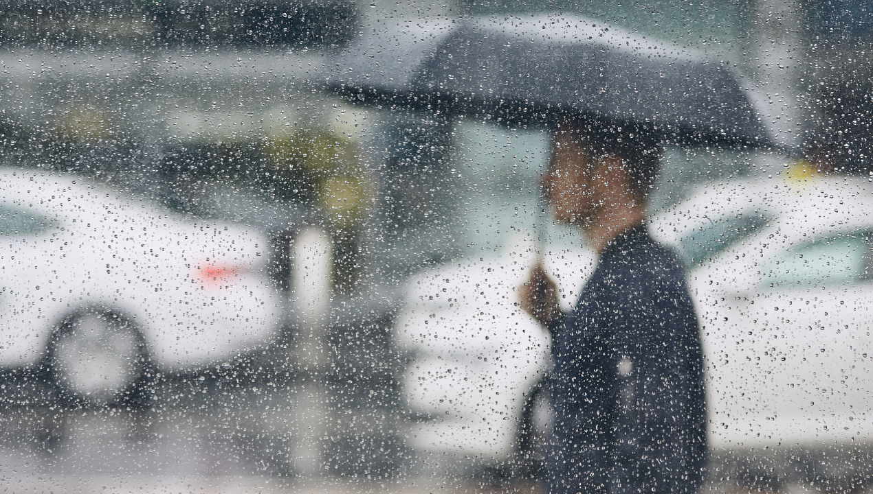 /meteorologia-emite-aviso-por-rio-atmosferico-categoria-2-lluvias-y-nieve