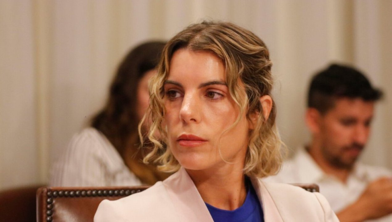 /actualidad/maite-orsini-se-aleja-del-congreso-y-ensena-a-escolares-de-lo-prado