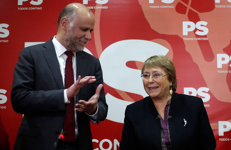 Elizalde pide “ponerse la camiseta de Chile” ante candidatura de Bachelet a la ONU