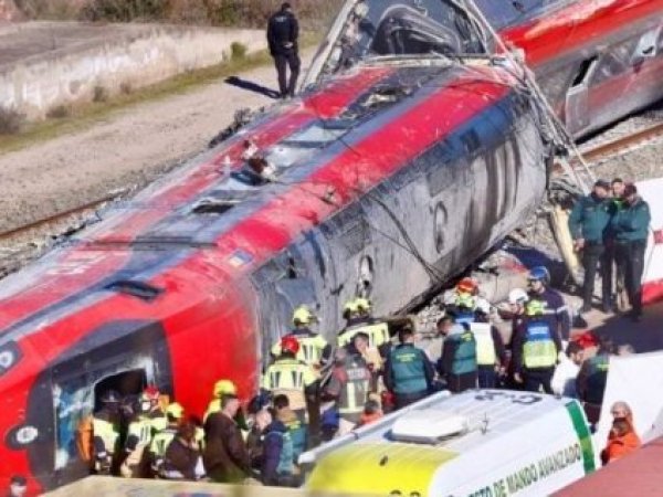 Tragedia ferroviaria en España: choque de trenes deja al menos 39 muertos y decenas de heridos
