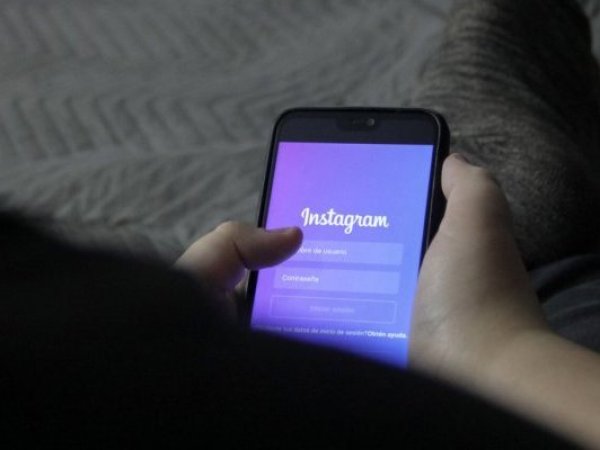 Alerta por aplicaciones y sitios web que ofrecen créditos sin regulación en Chile