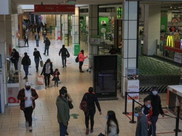 FMI reduce a 1,8% la proyección de crecimiento de Chile para 2026